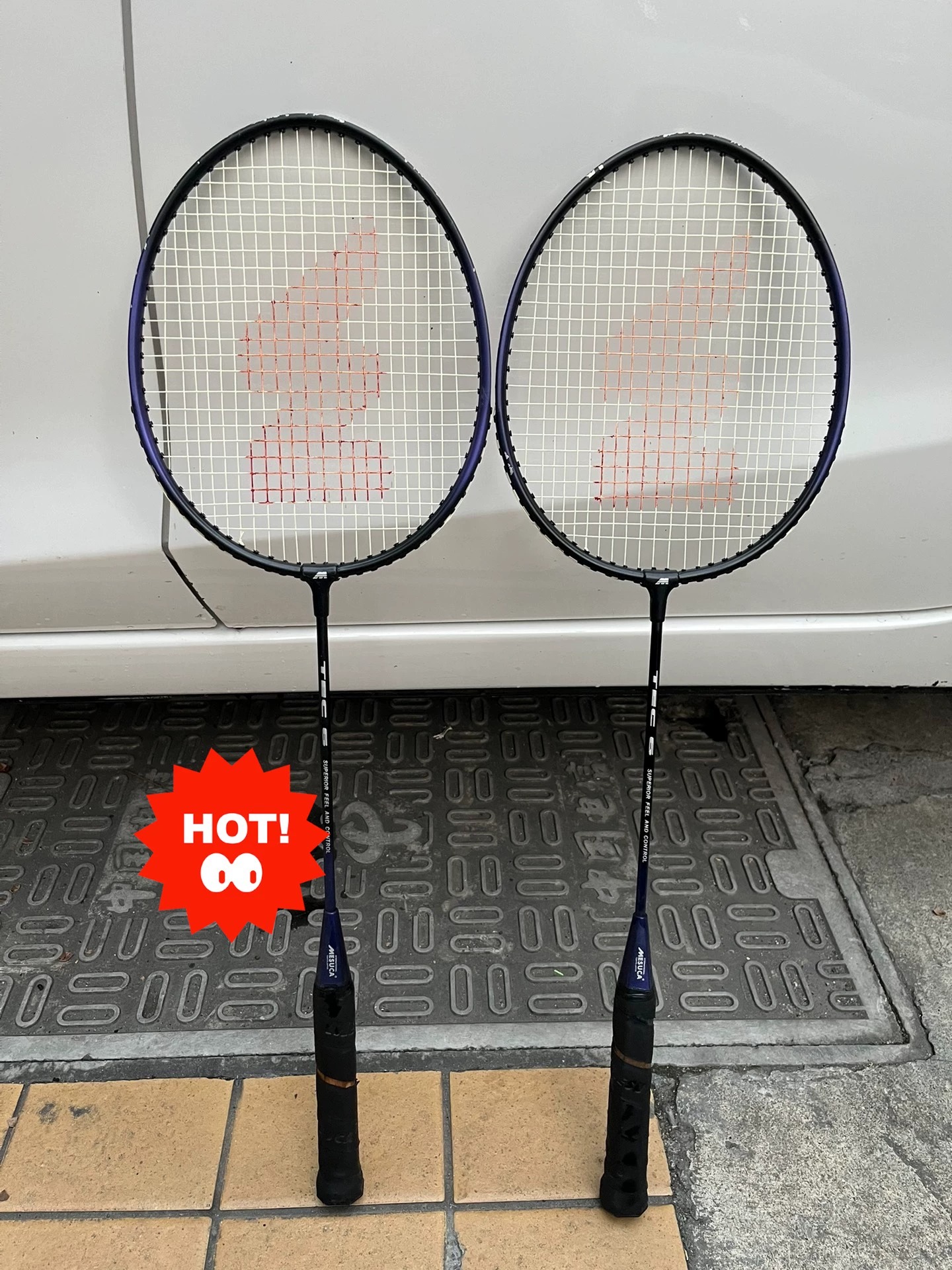 包邮转让两块羽毛球拍，业余羽毛球拍，适合新手及日常锻炼和运动，非专业球拍，个人一手羽毛球拍，仅此两块，售出后无法退换，介意者慎拍，两块一起打包发货，标价为打包价